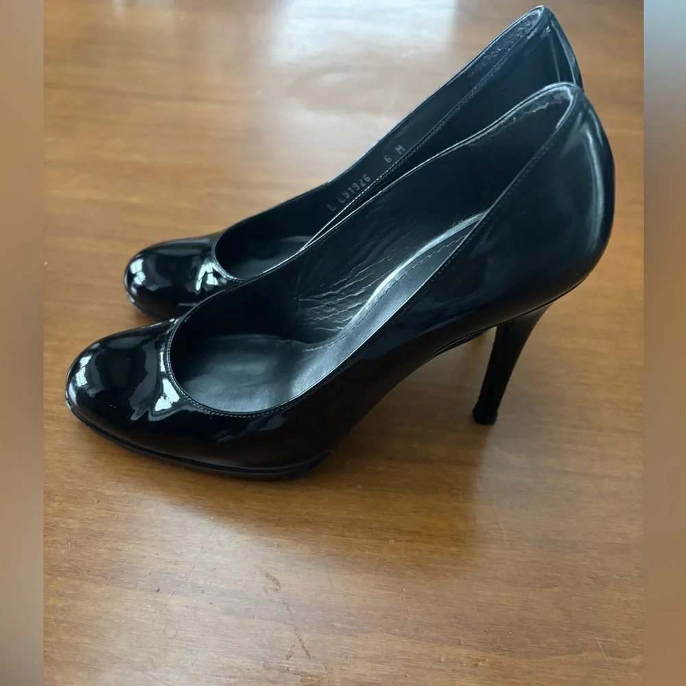 Stuart Weitzman Glossy Black Heels Size 6 - Picture 3 of 15